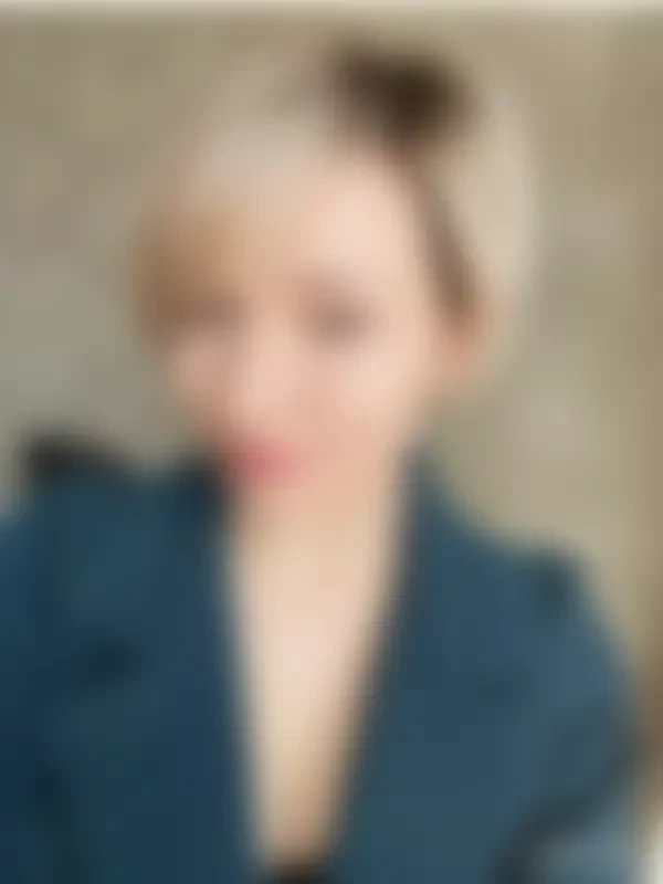 Ilona, 31
